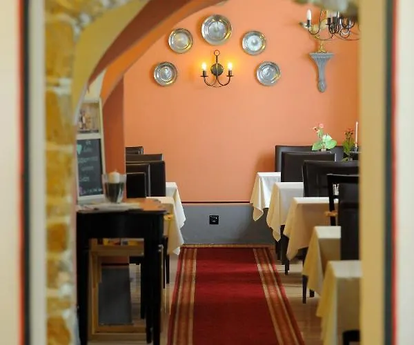 מלון Braugasthaus 3*